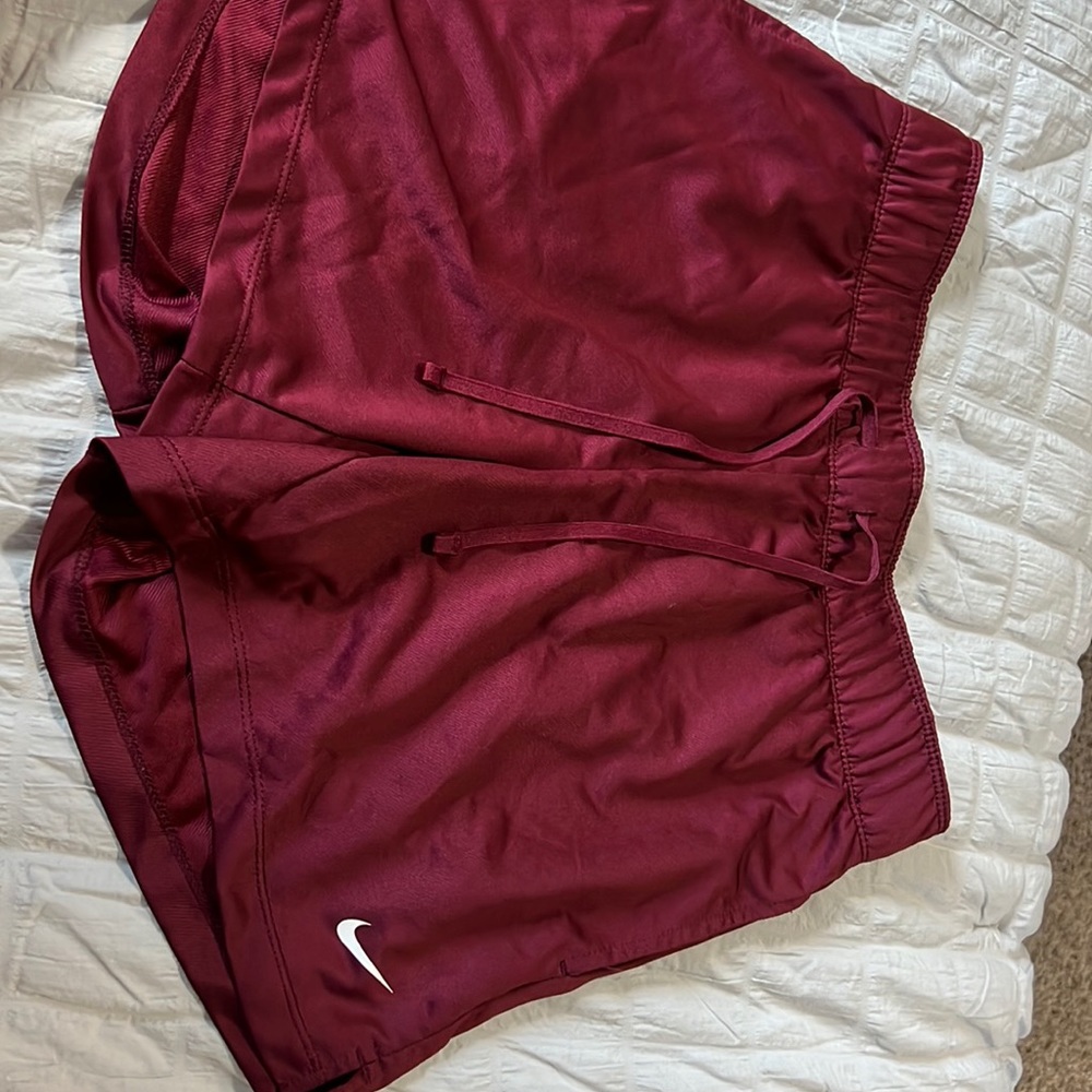 Women’s Nike maroon shorts size xs